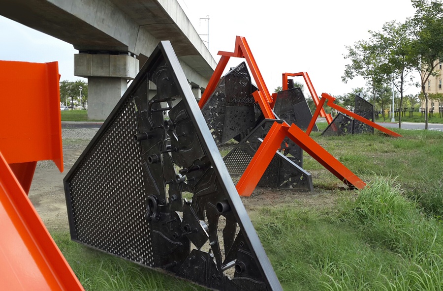 冷漠也激情的山水